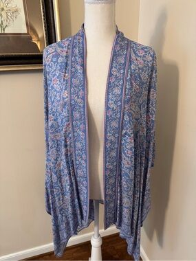 J Jill Blue Paisley lightweight kimono. Gorgeous colors. Worn once. Gorgeous ❤️